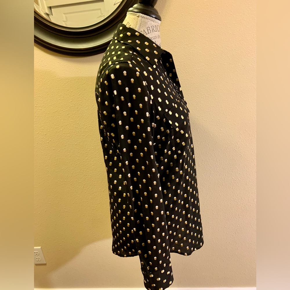 NWOT GORGEOUS WHO WHAT WEAR BLOUSE.NEVER WORN. METALLIC DOTS W/MATTE SILVER DOTS - Picture 3 of 11